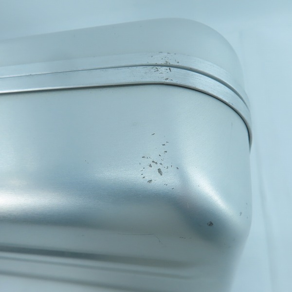 実際に弊社で買取させて頂いたZERO HALLIBURTON/ゼロハリバートン ダイヤルロック式 アタッシュケース シルバーの画像 7枚目