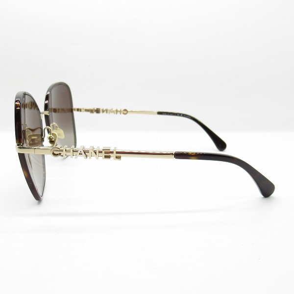 実際に弊社で買取させて頂いたCHANEL/シャネル 24SS サングラス バタフライ シェイプ ケース付き 4283 c.429/S9の画像 1枚目