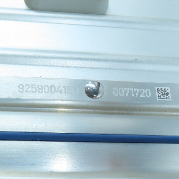 実際に弊社で買取させて頂いたRIMOWA/リモワ キャビンツイスト キャリーバッグ/スーツケース シルバー 925.90.04/35Lの画像 6枚目