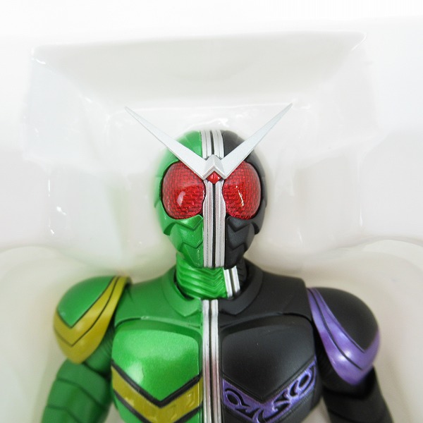 実際に弊社で買取させて頂いたBANDAI/バンダイスピリッツ S.H.Figuarts 真骨彫製法 仮面ライダーW サイクロンジョーカー フィギュアの画像 3枚目