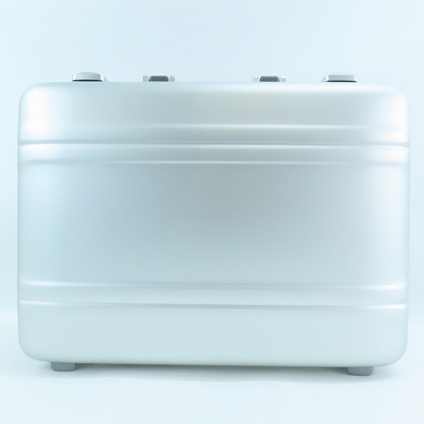 実際に弊社で買取させて頂いた【未使用】ZERO HALLIBURTON/ゼロハリバートン Pシリーズ アタッシュケース シルバー 9433805