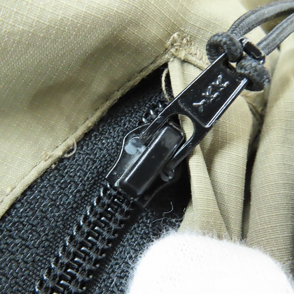 実際に弊社で買取させて頂いたCarhartt/カーハート ナイロン ジップアップパーカー/Lの画像 5枚目