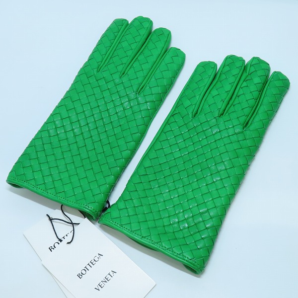 実際に弊社で買取させて頂いた【未使用】BOTTEGA VENETA/ボッテガヴェネタ イントレチャートレザーグローブ グリーン 687260 VZQ01 