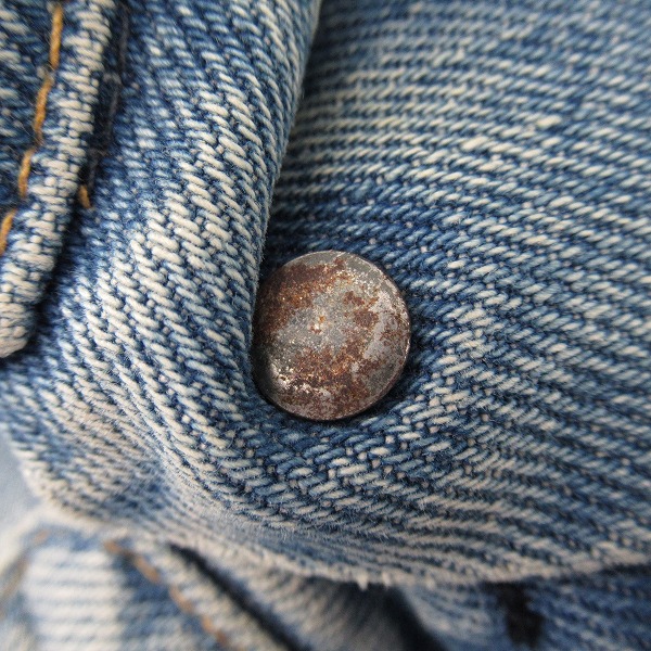 実際に弊社で買取させて頂いたLevi's/リーバイス ボタン裏刻印1/ヴィンテージ デニムジャケット/Gジャン 70505-0213/40の画像 4枚目