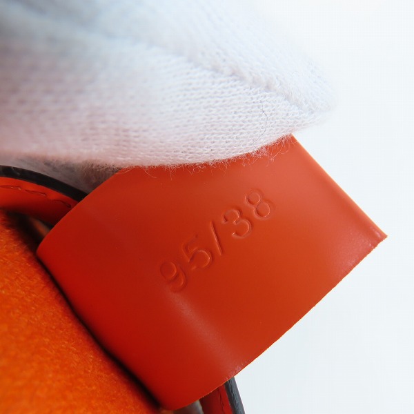 実際に弊社で買取させて頂いたGIANNI VERSACE/ヴェルサーチ バックル付きベルト ブラック 95/38の画像 6枚目