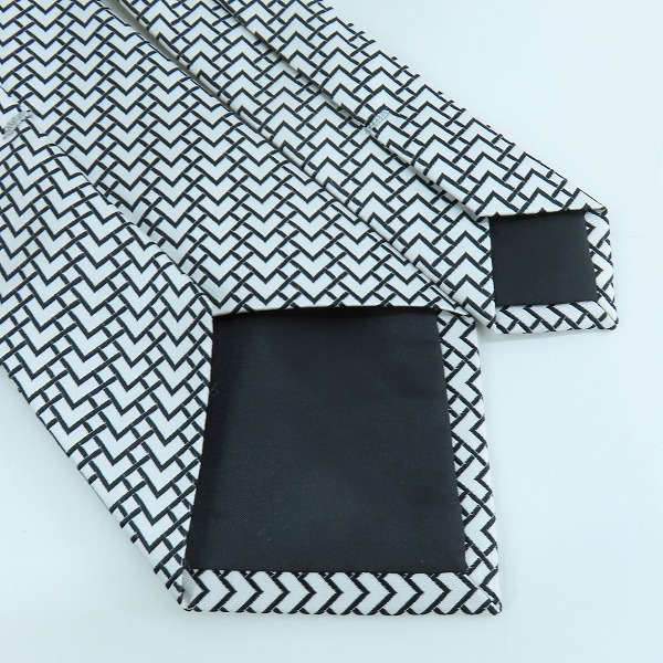 実際に弊社で買取させて頂いたGARNIER/ガルニエ 総柄シルクネクタイ の画像 3枚目