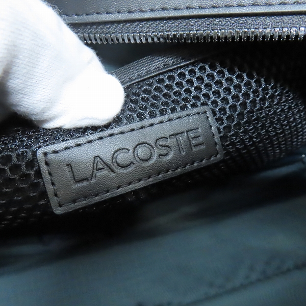 実際に弊社で買取させて頂いたLACOSTE/ラコステ  レザーモノグラムプリントショルダーポーチ/バッグ NH4398MRの画像 4枚目