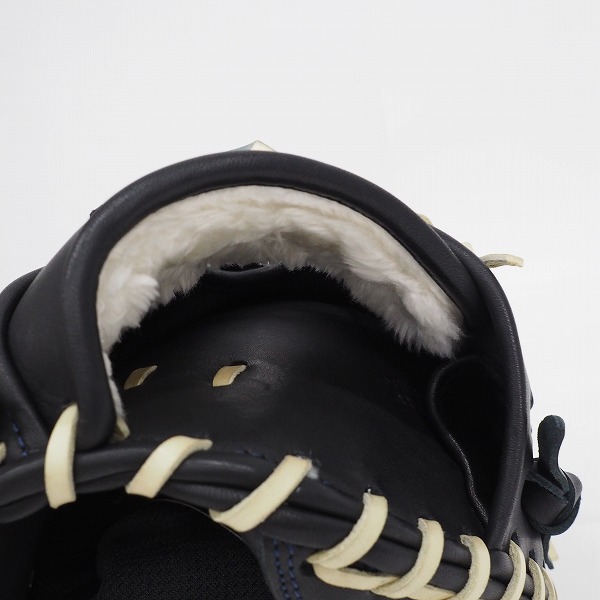 実際に弊社で買取させて頂いた【未使用】MIZUNO/ミズノ Global Elite/グローバルエリート 軟式 捕手 右投げ用グローブ/キャッチャーミット 1AJCR30510の画像 3枚目