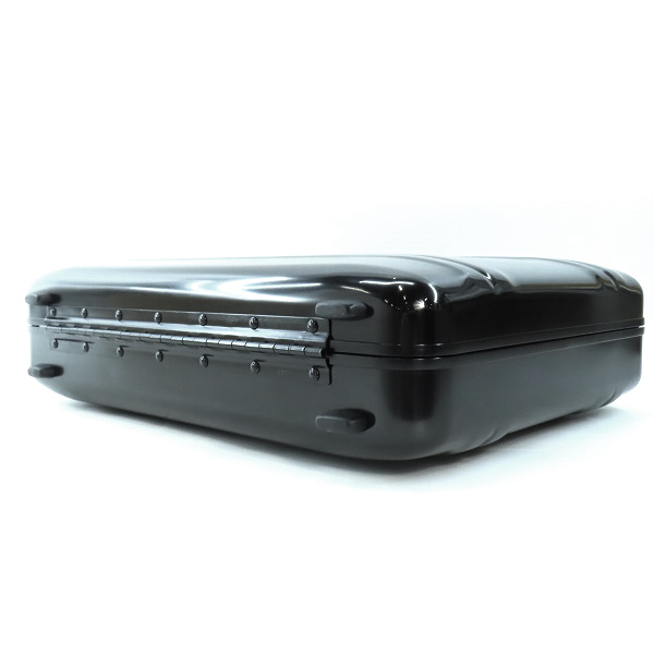 実際に弊社で買取させて頂いたZERO HALLIBURTON/ゼロハリバートン ダイヤルロック式 ポリカーボネイト アタッシュケース レザー ブラックの画像 2枚目