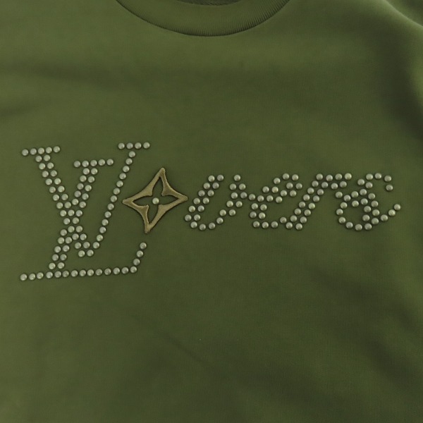 実際に弊社で買取させて頂いた【JPタグ】LOUIS VUITTON/ルイヴィトン 24SS コットン シグネチャー スタッズ クルーネックスウェット RM241 FWC HQY88W/Sの画像 3枚目