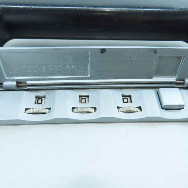 実際に弊社で買取させて頂いたZERO HALLIBURTON/ゼロハリバートン スリムライン アルミニウムアタッシュケース 04819466の画像 3枚目