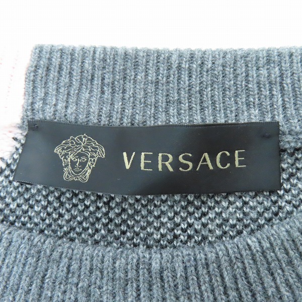 実際に弊社で買取させて頂いた【JPタグ】VERSACE/ヴェルサーチ カシミヤ混 ニット セーター A84887/46 の画像 2枚目