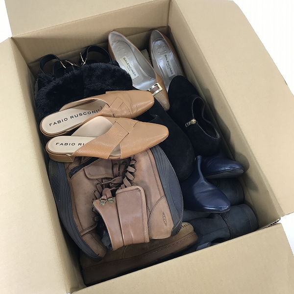 実際に弊社で買取させて頂いた【おまとめ】バレンシアガ/リーガル/アグ 等 パンプス/ショートブーツ/ファーサンダル 他 レディース