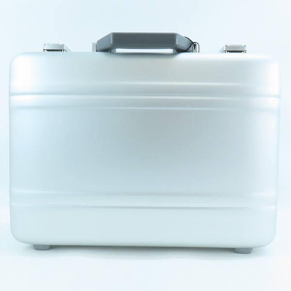 実際に弊社で買取させて頂いた【未使用】ZERO HALLIBURTON/ゼロハリバートン Pシリーズ アタッシュケース シルバー 9433805の画像 1枚目