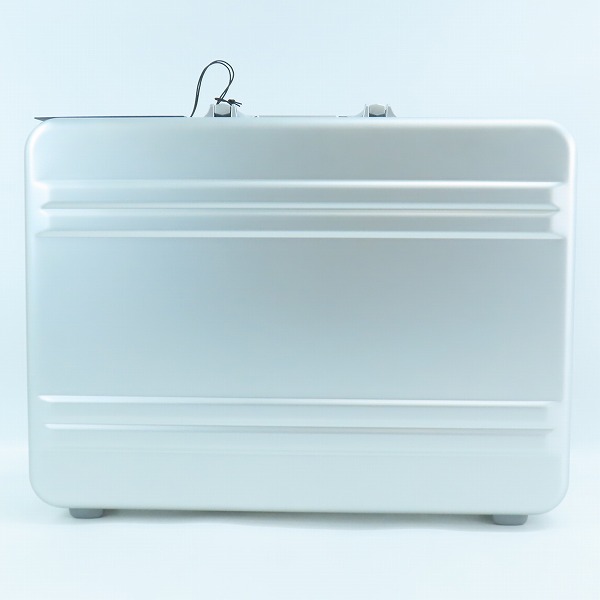 実際に弊社で買取させて頂いた【未使用】ZERO HALLIBURTON/ゼロハリバートン スリムライン アタッシュケース シルバー 9438805の画像 1枚目