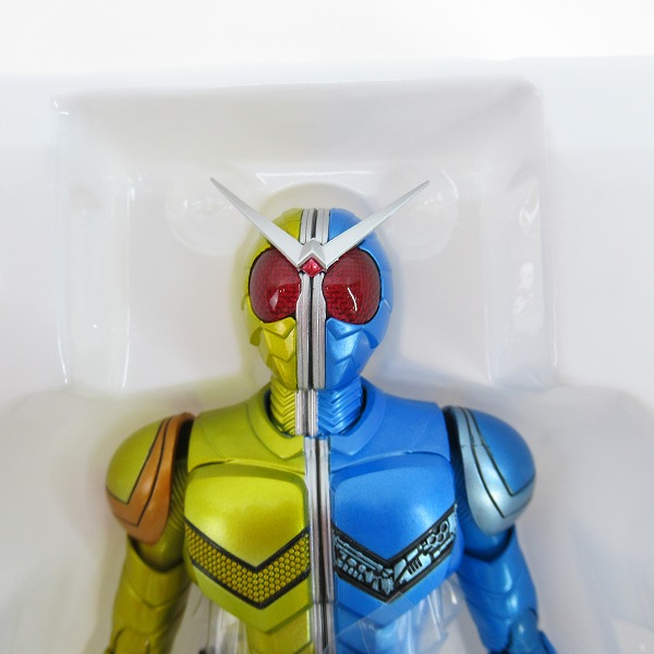 実際に弊社で買取させて頂いたBANDAI/バンダイスピリッツ S.H.Figuarts 真骨彫製法 仮面ライダーW ルナトリガー フィギュアの画像 3枚目