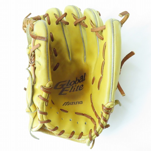 実際に弊社で買取させて頂いたMIZUNO/ミズノ Global Elite/グローバルエリート 軟式用/内野手用 右投用 グラブ/グローブの画像 2枚目