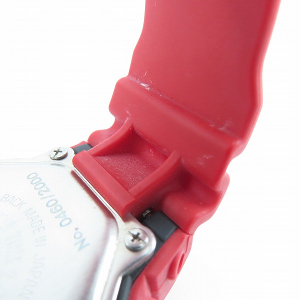 実際に弊社で買取させて頂いたG-SHOCK×A BATHING APE/Gショック×エイプ コラボ/2000本限定 三つ目/赤 DW-6900【動作未確認】の画像 5枚目