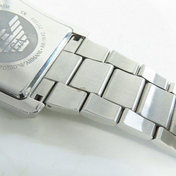 実際に弊社で買取させて頂いたEMPORIO ARMANI/エンポリオアルマーニ クォーツ スクエア 腕時計 AR-1642の画像 5枚目
