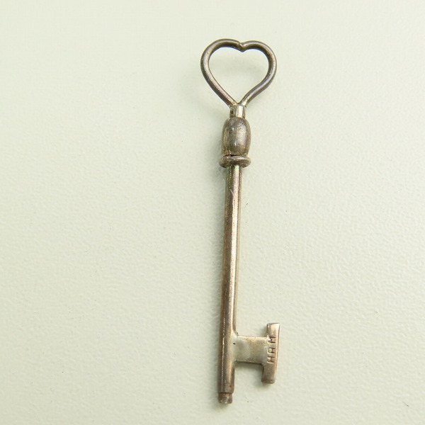 実際に弊社で買取させて頂いたHOLLYWOOD RANCH MARKET/ハリウッドランチマーケット 鍵モチーフ シルバー ペンダントトップの画像 1枚目