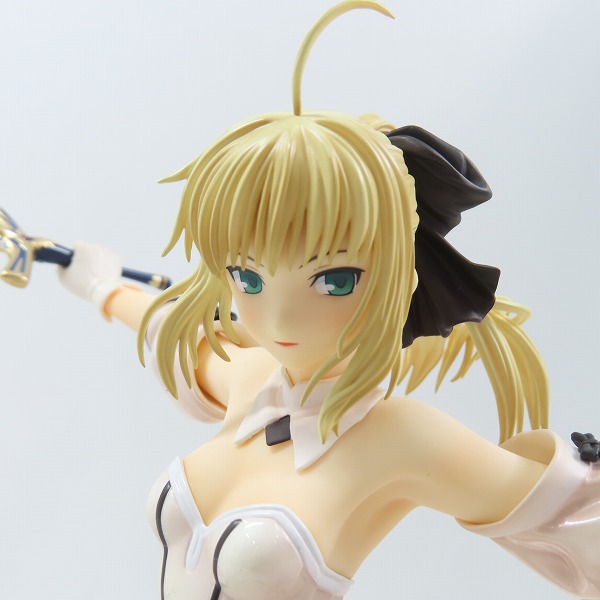 実際に弊社で買取させて頂いたグッドスマイルカンパニー 1/7 Fate/unlimited codes セイバー・リリィ  勝利すべき黄金の剣（カリバーン）の画像 3枚目