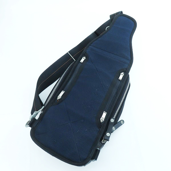 実際に弊社で買取させて頂いたPORTER/ポーター 85th ANNIVERSARY/85周年 HEAT/ヒート TYPE-C マグライト付 ショルダーバッグ/ボディバッグの画像 1枚目