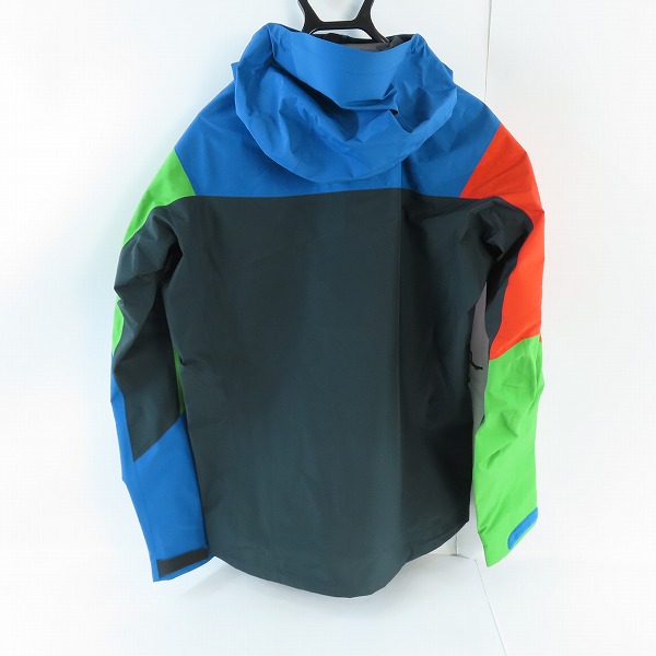 実際に弊社で買取させて頂いた【未使用】ARC'TERYX/アークテリクス BEAMS別注/40周年記念 GORE-TEX アルファ SV ジャケット 21883-58239/Sの画像 1枚目
