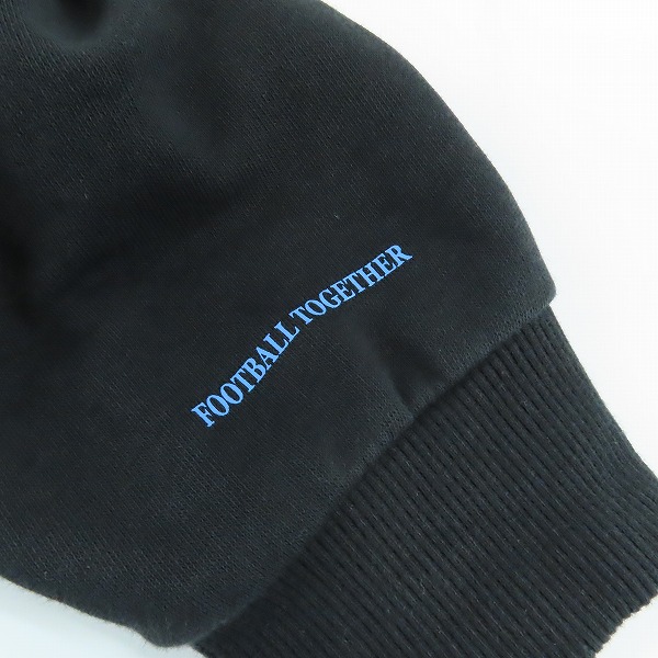 実際に弊社で買取させて頂いたPUMA/プーマ 川崎フロンターレ  FOOTBALL TOGETHER プルオーバーパーカー 681690-01/Lの画像 5枚目