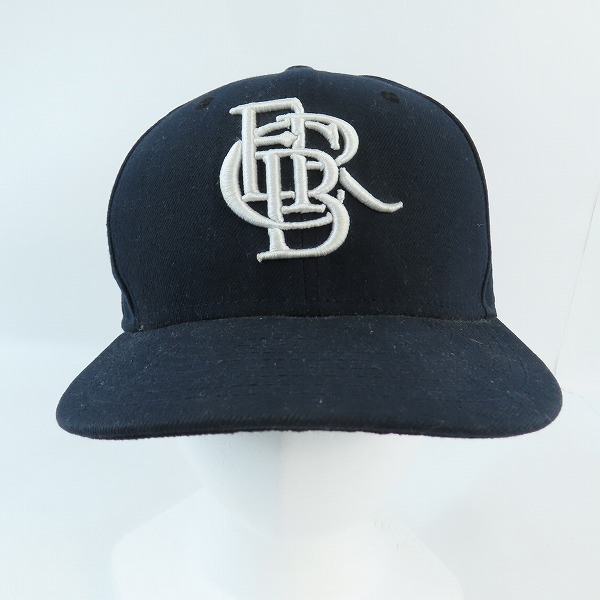 実際に弊社で買取させて頂いたF.C.Real Bristol×NEW ERA/FCレアルブリストル×ニューエラ キャップ 59FIFTY 7-3/8 の画像 1枚目