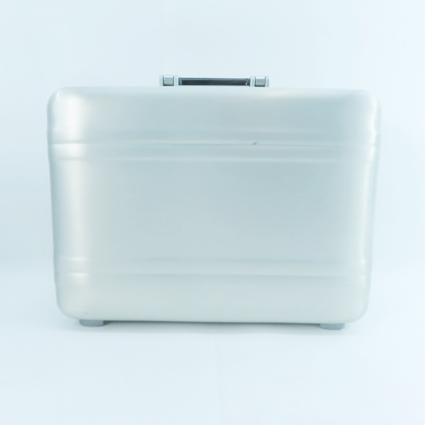 実際に弊社で買取させて頂いたZERO HALLIBURTON/ゼロハリバートン スリムライン アルミニウムアタッシュケース 04819466