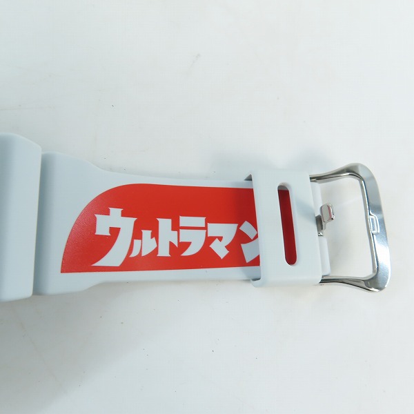 実際に弊社で買取させて頂いたG-SHOCK/G-ショック ウルトラマン誕生40周年記念 DW-6900FS【動作未確認】の画像 4枚目