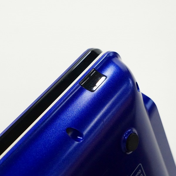 実際に弊社で買取させて頂いたTOSHIBA/東芝 SD-P77SL REGZA 7V型 ポータブルDVDプレーヤー 動作未確認の画像 9枚目