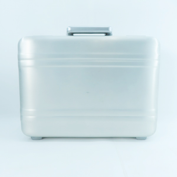 実際に弊社で買取させて頂いたZERO HALLIBURTON/ゼロハリバートン スリムライン アルミニウムアタッシュケース 04819466の画像 1枚目