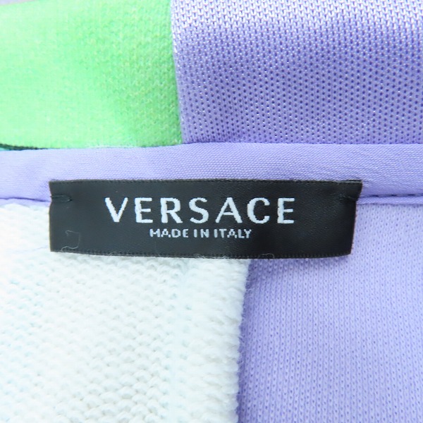 実際に弊社で買取させて頂いた【JPタグ】VERSACE/ヴェルサーチ 総柄 ジップアップ パーカー A88680/40の画像 2枚目