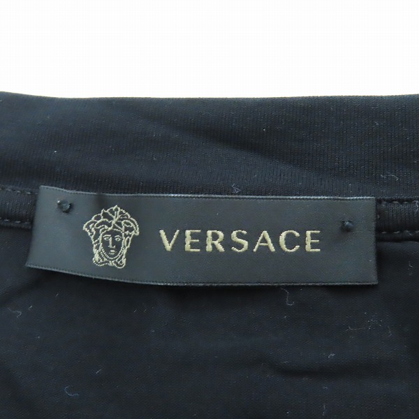 実際に弊社で買取させて頂いた【JPタグ】VERSACE/ヴェルサーチ メデューサ刺繍 半袖 Tシャツ A73952/Sの画像 2枚目