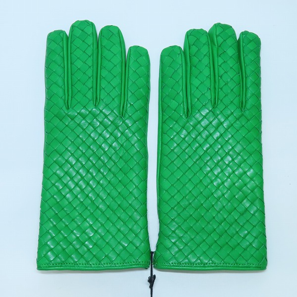 実際に弊社で買取させて頂いた【未使用】BOTTEGA VENETA/ボッテガヴェネタ イントレチャートレザーグローブ グリーン 687260 VZQ01 の画像 2枚目