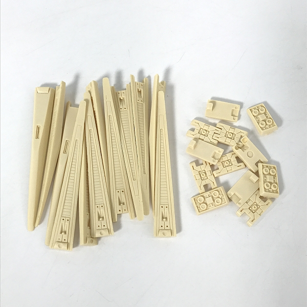 実際に弊社で買取させて頂いた【手付/ジャンク扱い】BANDAI/バンダイ 1/100 機動戦士ガンダム 逆襲のシャア Hi-νガンダム ガレージキットの画像 4枚目