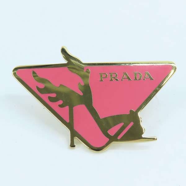 実際に弊社で買取させて頂いたPRADA/プラダ ロゴ/三角 ピンバッジの画像 1枚目