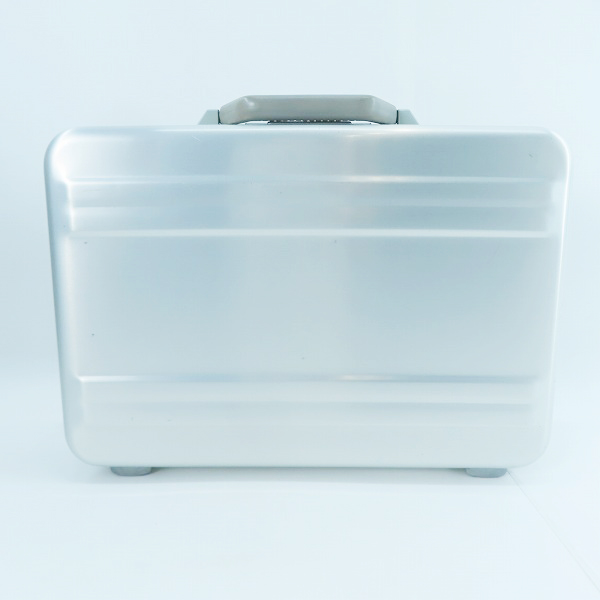 実際に弊社で買取させて頂いたZERO HALLIBURTON/ゼロハリバートン ダイヤルロック式 アタッシュケース シルバーの画像 1枚目