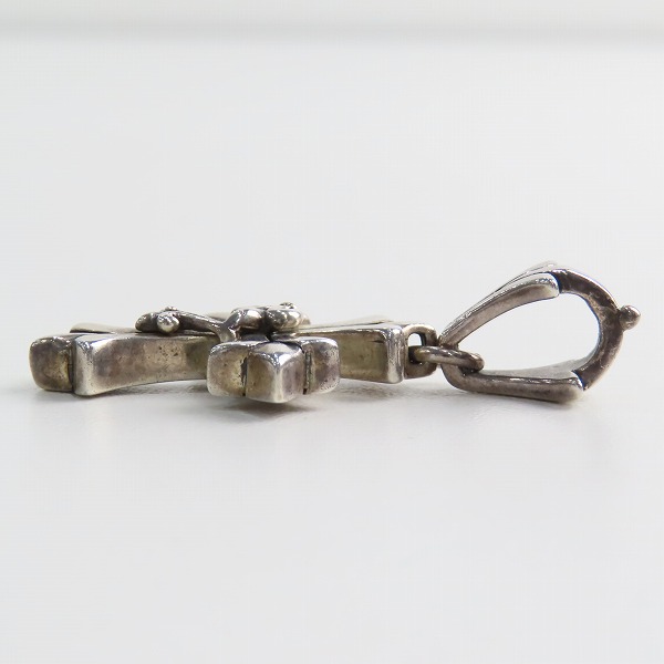 実際に弊社で買取させて頂いたROYAL ORDER/ロイヤルオーダー クロス/リリー モチーフ ペンダント トップの画像 3枚目