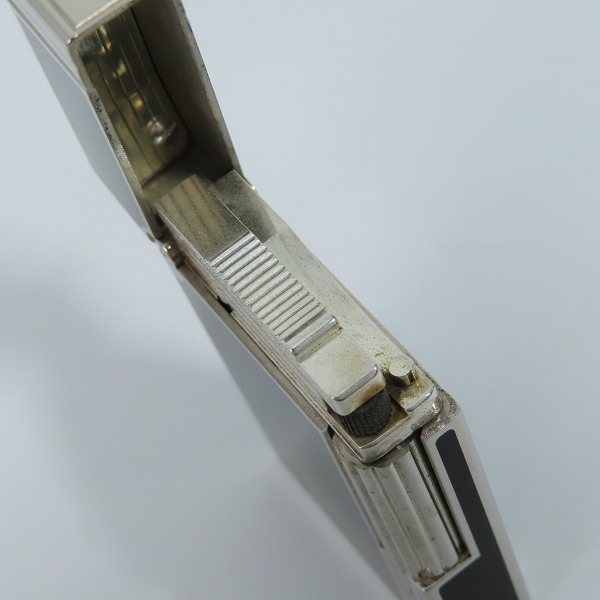 実際に弊社で買取させて頂いたS.T.Dupont/S.T.デュポン GATSBY/ギャッツビー ガスライター 黒漆×シルバー 18787の画像 5枚目