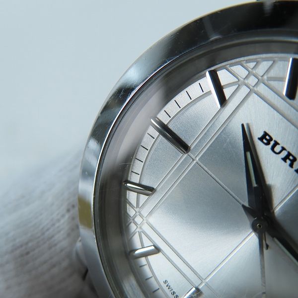 実際に弊社で買取させて頂いたBURBERRY/バーバリー ヘリテージ クォーツ 腕時計 メタルバンド BU1350【動作未確認】の画像 5枚目
