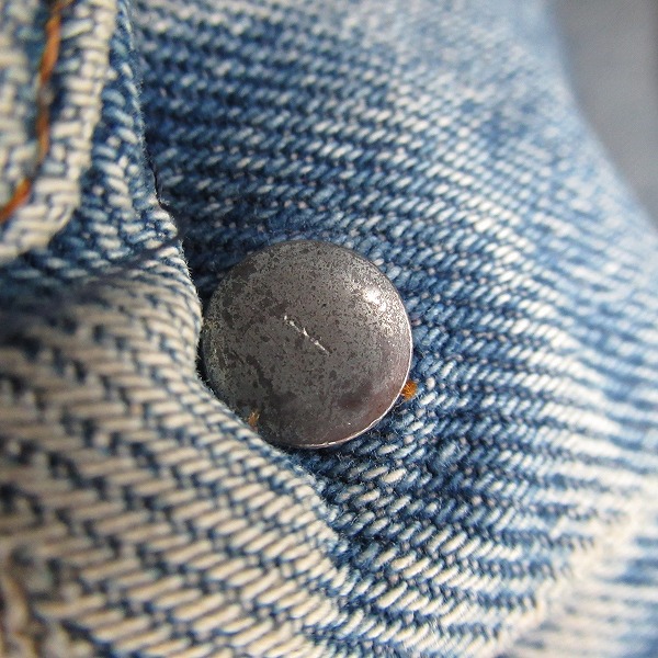実際に弊社で買取させて頂いたLevi's/リーバイス ボタン裏刻印1/ヴィンテージ デニムジャケット/Gジャン 71205-0217/44の画像 4枚目