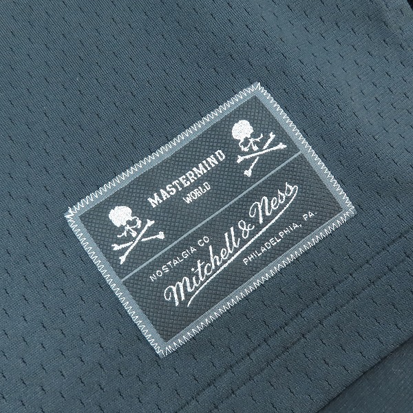 実際に弊社で買取させて頂いたMASTERMIND WORLD×Mitchell & Ness/マスターマインド #21 スカルワッペン ゲームシャツ VNECMM20093-MNN/2XLの画像 5枚目