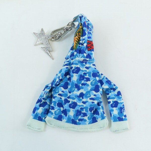 実際に弊社で買取させて頂いたA BATHING APE/アベイシングエイプ Shark FULL ZIP Hoodie Keychain キーホルダーの画像 1枚目