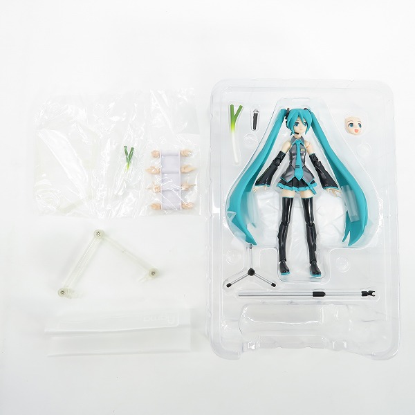 実際に弊社で買取させて頂いたMaxFactory/マックスファクトリー キャラクター・ボーカル・シリーズ figma 014 初音ミク /  figma 082 巡音ルカ  2点セットの画像 1枚目