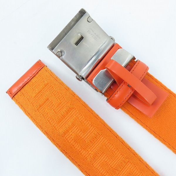 実際に弊社で買取させて頂いたGIANNI VERSACE/ヴェルサーチ バックル付きベルト ブラック 95/38の画像 2枚目