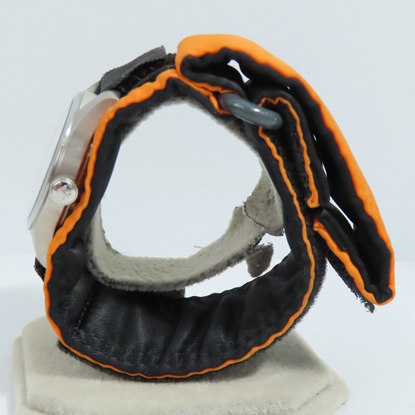 実際に弊社で買取させて頂いたHAMILTON×PORTER/ハミルトン×ポーター 77th/77周記念/カーキ フィールド 自動巻腕時計 H704450の画像 2枚目