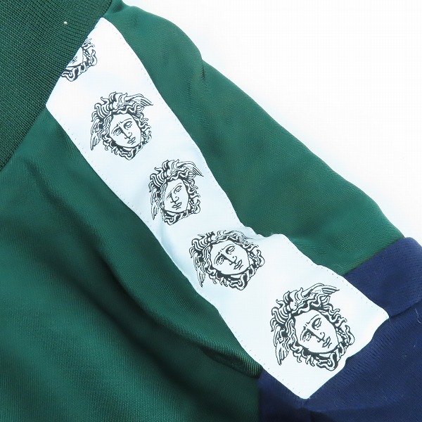 実際に弊社で買取させて頂いた【JPタグ】VERSACE/ヴェルサーチ メデューサ ロゴ トラック ジャケット A84842/Mの画像 6枚目