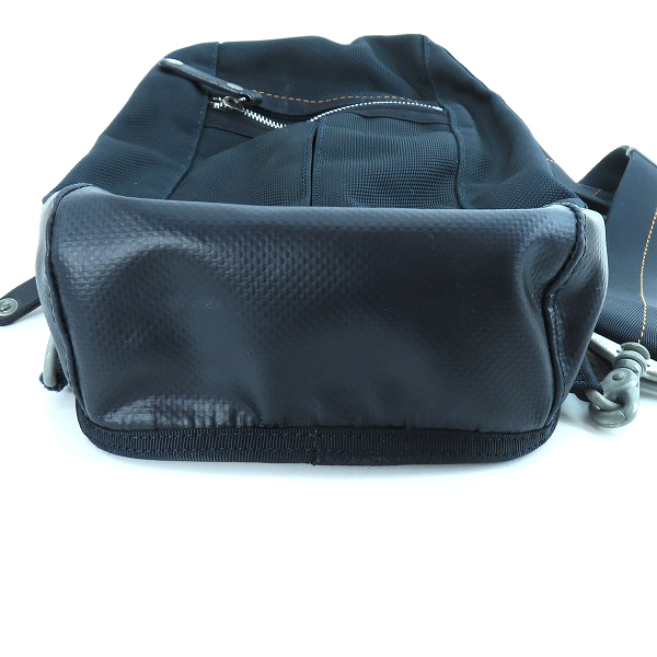 実際に弊社で買取させて頂いたPORTER/ポーター 85th ANNIVERSARY/85周年 HEAT/ヒート TYPE-C マグライト付 ショルダーバッグ/ボディバッグの画像 3枚目